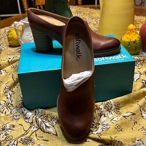 SoftWalk Keya Women's Classic Brown Heels